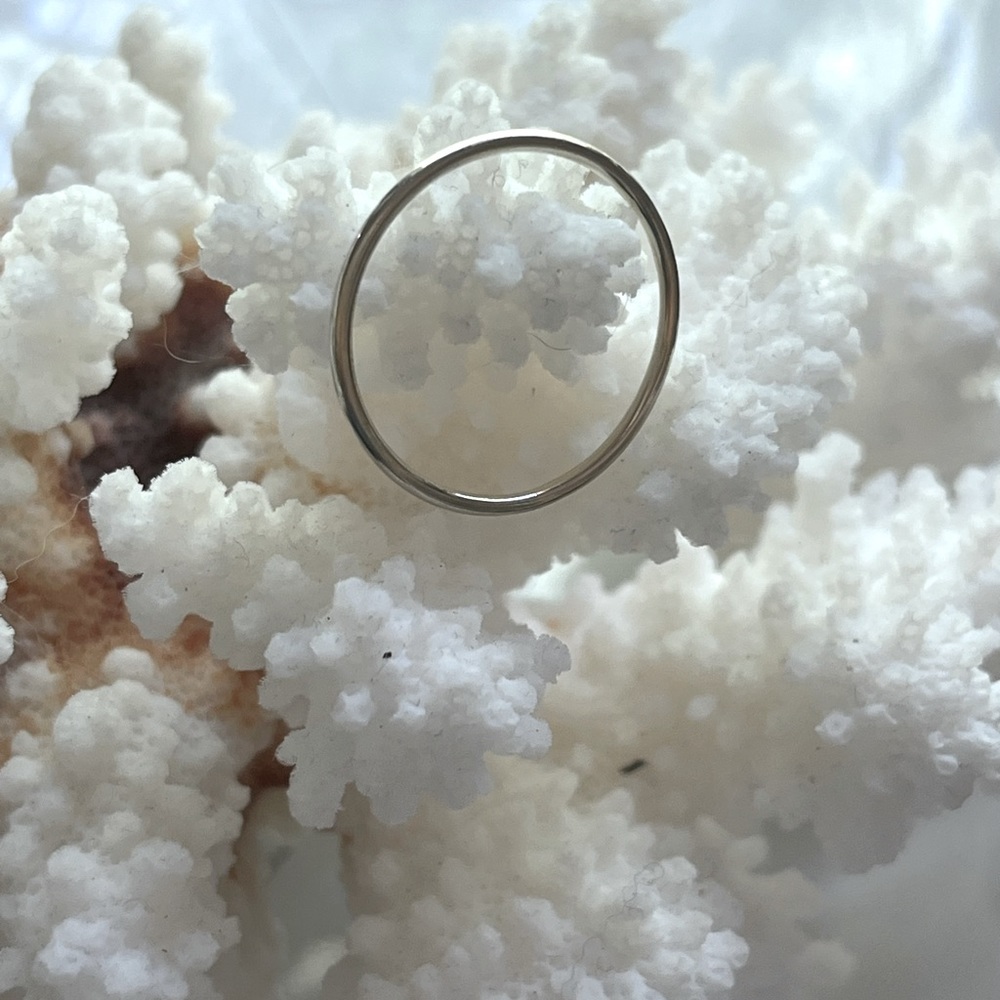 Handmade 18k white gold stacking band